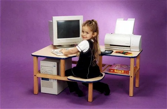 Deskgirl