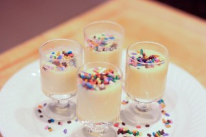 retete-culinare-spuma-de-fructe-cu-biscuiti-1