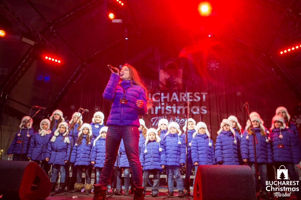 S-a deschis Targul de Craciun al Capitalei, in Piata Universitatii