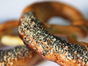 Covrigii romanesti, pe lista celor mai gustoase preparate europene de "mancare stradala". Foto: Business Insider