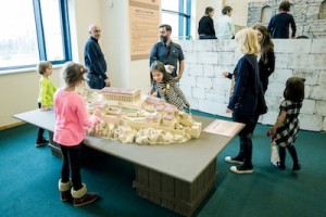 Ultimele saptamani ale expozitiei “Misterele Greciei Antice” vin cu surprize de Sarbatori!