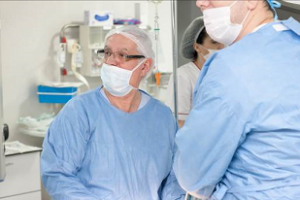 Medicii au operat cu succes o tanara nascuta fara vagin si uter