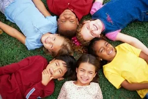 Ministerul Educatiei lanseaza a treia editie a proiectului "Calatoria mea multiculturala"