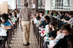 Sub 40% rata de promovare la simularea examenului de Bacalaureat 2016