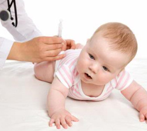 Parintii care refuza sa-si vaccineze copiii ajung in instanta