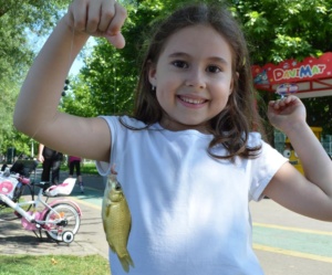 Sute de pesti prinsi de pitici la Cupa Copiilor Arrow 2016!