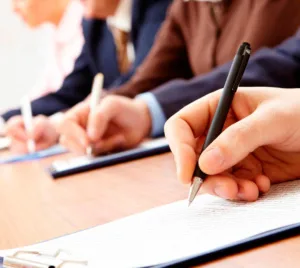 Ministerul Educaţiei a publicat modele de itemi pentru proba scrisă a concursului de directori de şcoli