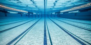 Complex sportiv cu bazin de inot si terenuri multifunctionale la Scoala 195 din Capitala