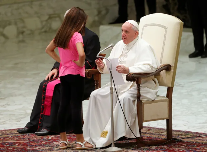 fetita papa francisc