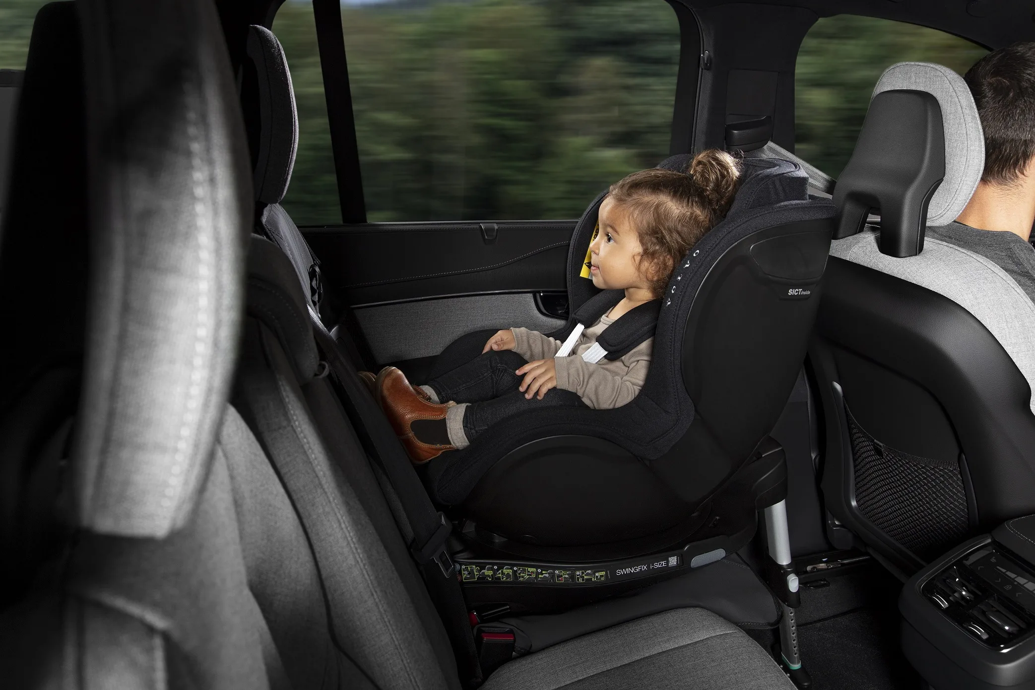 Children and Volvo Cars Safety Seats_1