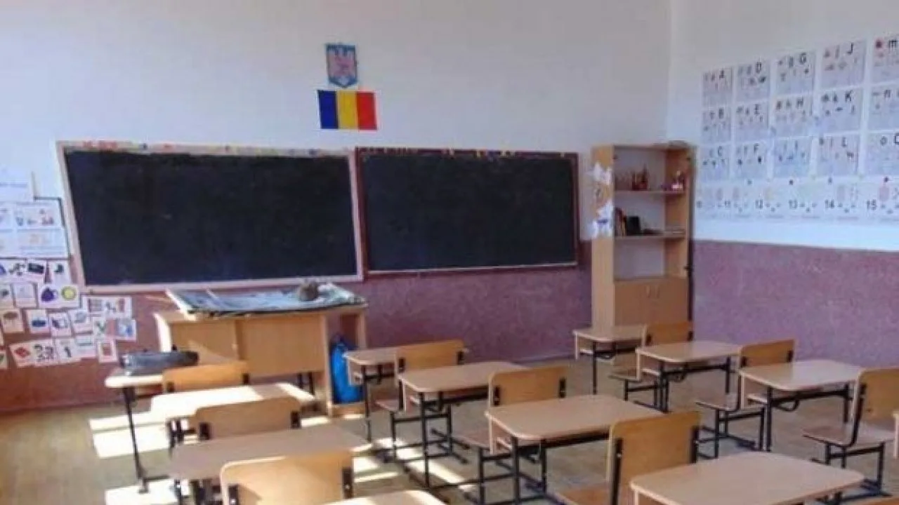 scoli inchise