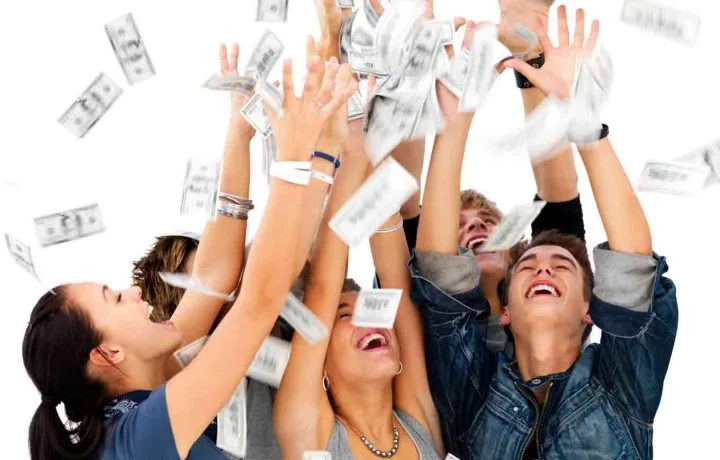 student-save-money-720x460