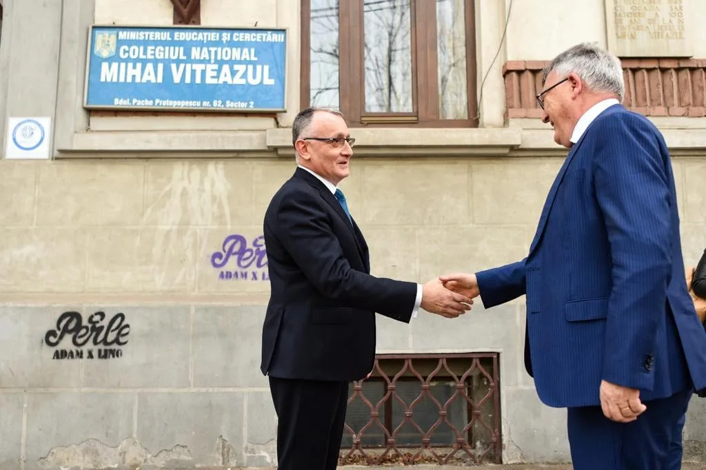 Ministrul Educaţiei s-a întâlnit cu comisarul european pentru locuri de muncă și drepturi sociale