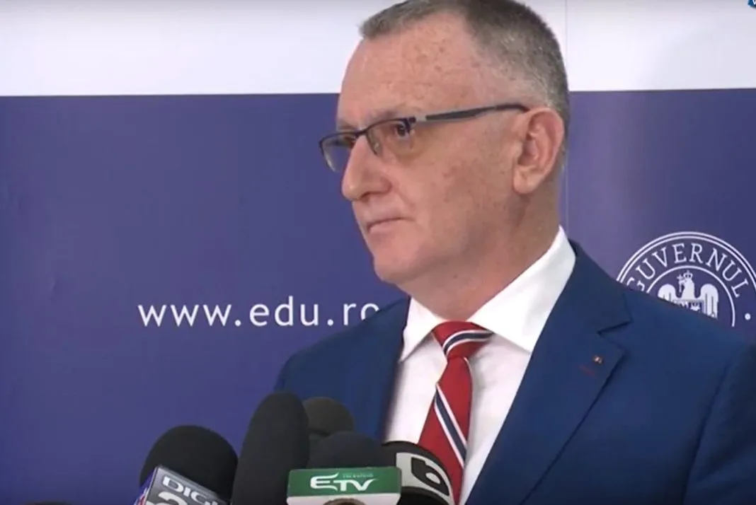 ministrul educatiei