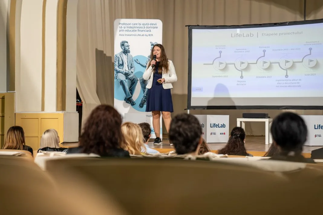Claudia Oprescu, coordonator Scoala de Bani BCR - Lansare LifeLab Campulung Muscel 20 sep