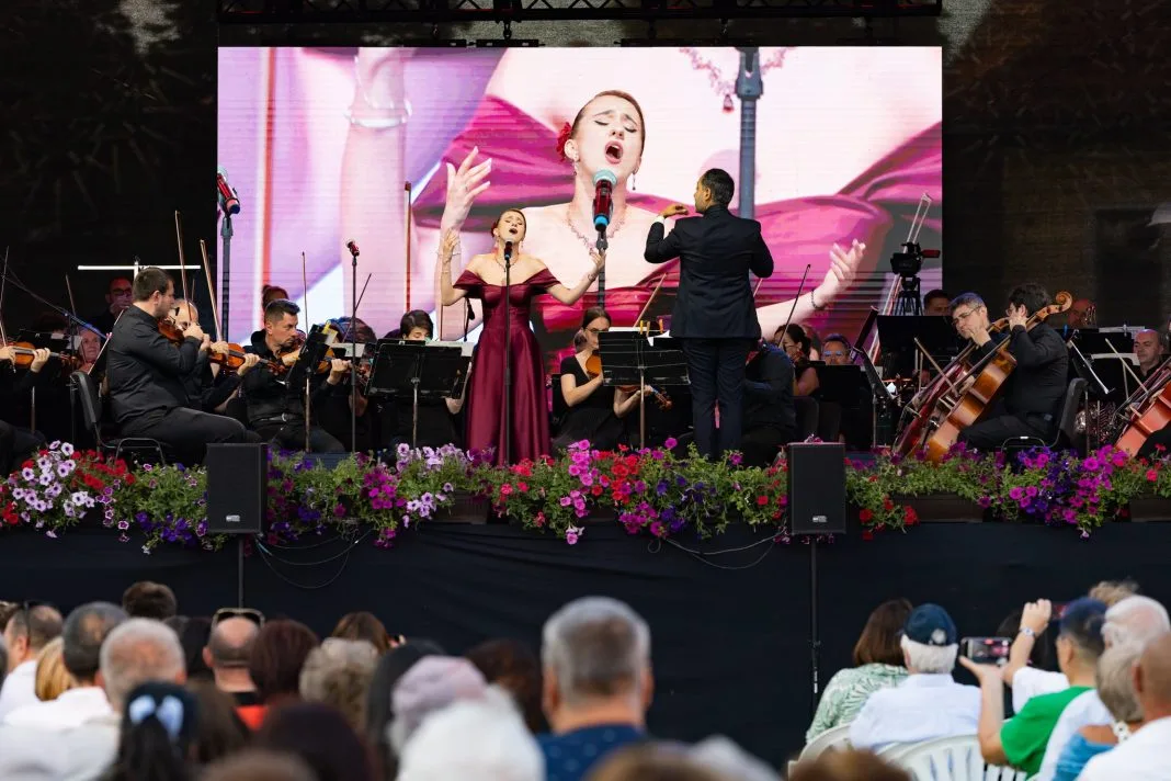 Promovare tineri bursieri_Pe scena festivalului Classics for Pleasure Sibiu2025_foto Arhiva Organizator