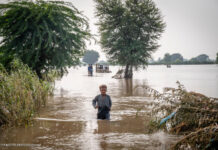 Aproape jumătate dintre copiii din lume sunt expuși la cel puțin trei amenințări climatice care se suprapun – raport UNICEF