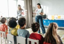 De la citirea ceasului la gestionarea banilor: ce abilități le lipsesc tot mai des copiilor