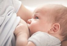 UNICEF și OMS cer statelor să investească mai mult în sprijinirea alăptării